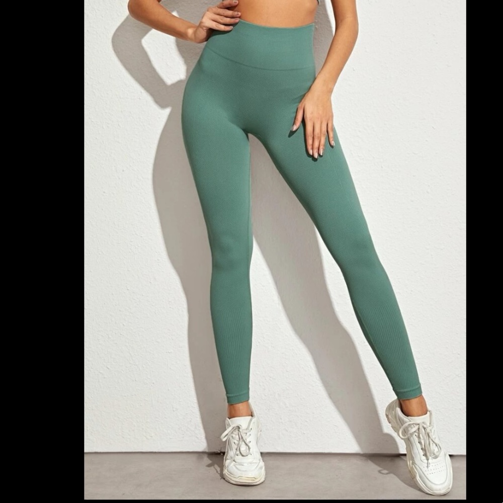 SHEIN Solid High Rise Sports Leggings